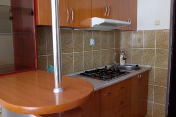 Garsoniera -intrare Saturn anunturi imobiliare Constanta