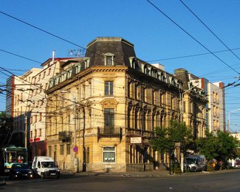 Noua proprietate a cuplului Udrea-Cocoş: o clădire istorică, în centrul Bucureştiului