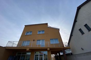 Vilă - 10 camere de vanzare PIATA CLUJ - Sibiu anunturi imobiliare Sibiu
