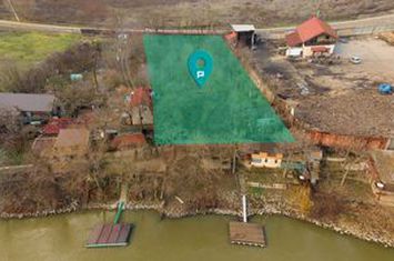 Teren intravilan 2.600 mp pe Malul Mureșului Alfa anunturi imobiliare Arad