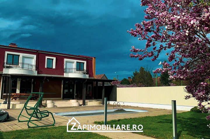 Unirii - Casa Zona Romcab - 600 mp - 1259 mp teren - Garaj dublu - piscina anunturi imobiliare Mures