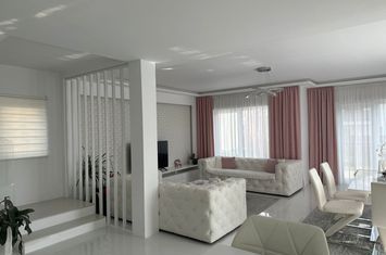 Vilă - 4 camere de vanzare CLUJ-NAPOCA - Cluj anunturi imobiliare Cluj