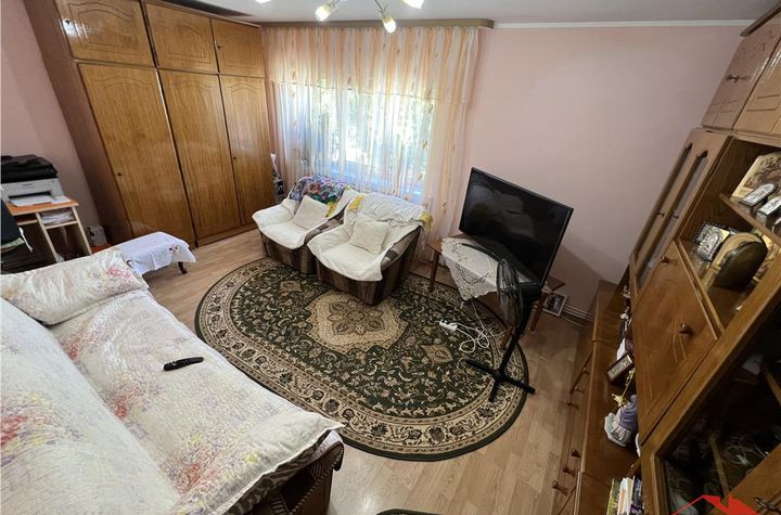 Apartament 3 camere de vanzare CENTRAL - Vrancea anunturi imobiliare Vrancea