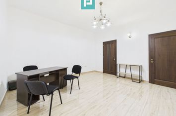 Apartament 3 camere modern pe Strada Cloșca anunturi imobiliare Arad