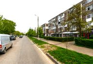 2.000 €, Spațiu comercial