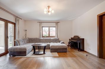 Vilă Impresionantă în Tunari - Spațiu, Confort și Eleganță! anunturi imobiliare Bucuresti