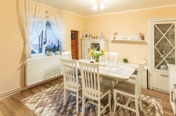 Casă - 3 camere de vanzare TARNAVENI - Mures anunturi imobiliare Mures