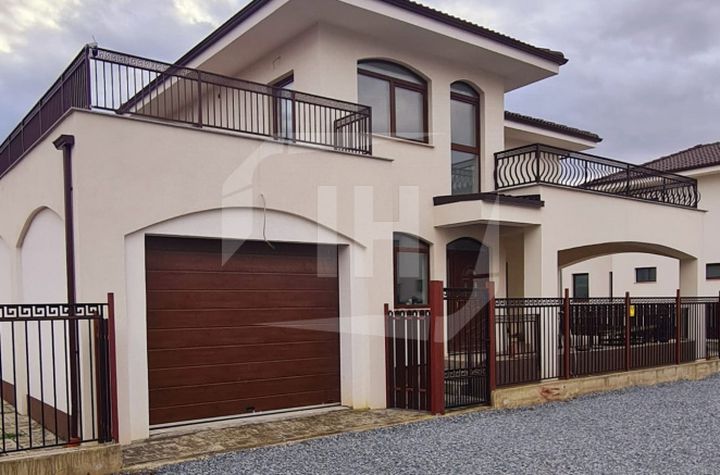 Vilă - 4 camere de vanzare DEZMIR - Cluj anunturi imobiliare Cluj