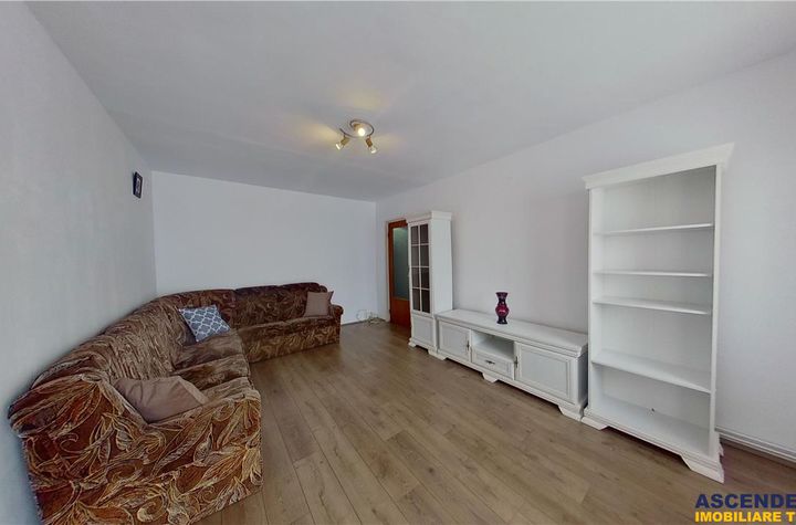 Apartament 4 camere de inchiriat TRACTORUL - Brasov anunturi imobiliare Brasov