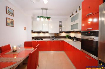 Apartament 2 camere de vanzare TRACTORUL - Brasov anunturi imobiliare Brasov