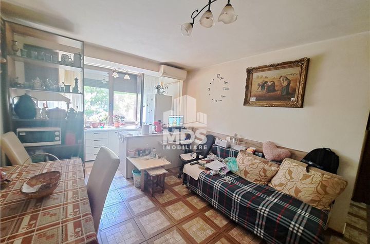 Apartament 3 camere de vanzare CENTRAL - Timis anunturi imobiliare Timis