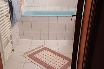 Apartament cu 2 camere -zona Sens anunturi imobiliare Constanta