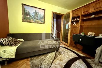 Apartament cu 3 camere, etajul 1, centrala proprie, zona Soarelui anunturi imobiliare Timis