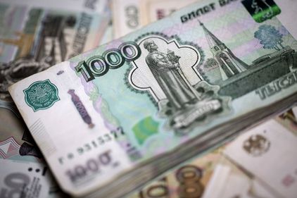 Rubla, noua super-monedă. Marii investitori cumpără masiv ruble