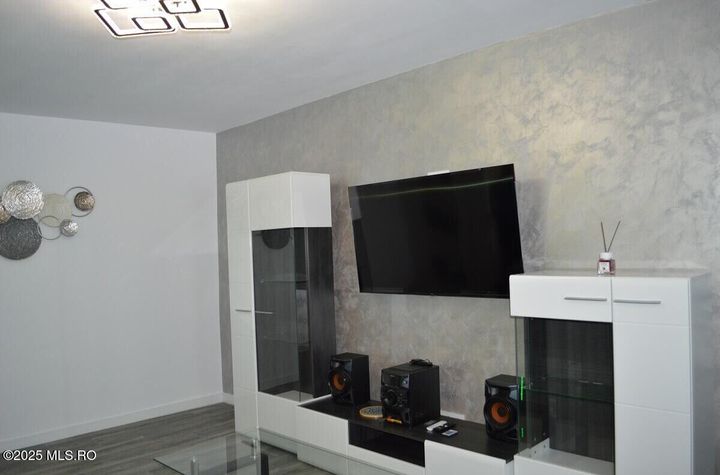 Nord - Bdul Nicolae Balcescu, apartament 3 camere, 64 mp anunturi imobiliare Arges