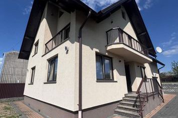Casă - 5 camere de vanzare RADAUTI - Suceava anunturi imobiliare Suceava