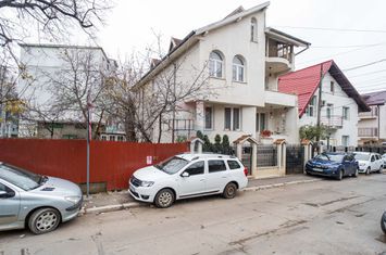Casă de Vânzare cu  225mpu, 300mp Teren în Tătărași, Str. Stejar Iași anunturi imobiliare Iasi