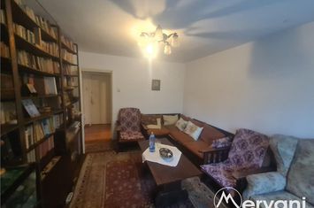Apartament 3 camere de vanzare CENTRU - Prahova anunturi imobiliare Prahova