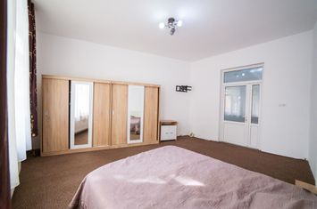 PRET NOU! Apartament spatios 4 camere - COMISION 0% anunturi imobiliare Arad