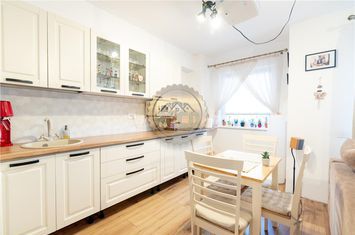 Apartament 2 camere de vanzare IOSIA - Bihor anunturi imobiliare Bihor