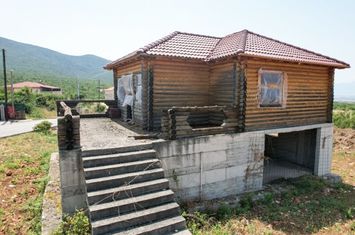 Casă din lemn 50 mp în Kallifitos, teren 542 mp anunturi imobiliare Grecia
