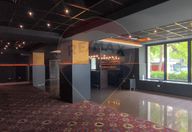 5.000 €, Spațiu comercial