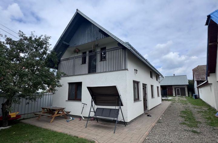 Casă - 4 camere de vanzare HORODNIC - Suceava anunturi imobiliare Suceava