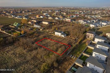 DRAGOMIRESTI-DEAL, TEREN 447 MP, PROIECT CASA, DESCHIDERE 11 MP! anunturi imobiliare Bucuresti