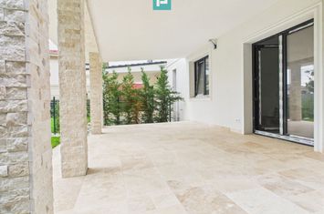 1/2 Duplex cu spatii bine gândite în Dumbraviţa anunturi imobiliare Timis