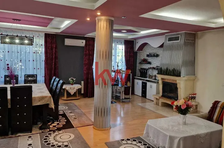 Casă - 8 camere de vanzare IASI - Iasi anunturi imobiliare Iasi