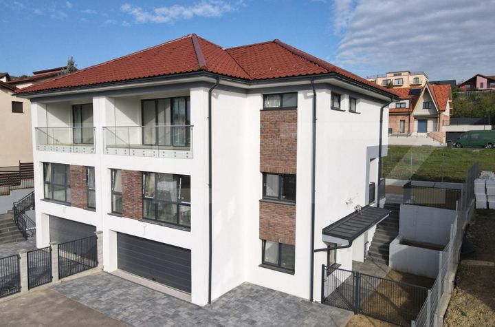 Vilă - 4 camere de vanzare CLUJ-NAPOCA - Cluj anunturi imobiliare Cluj