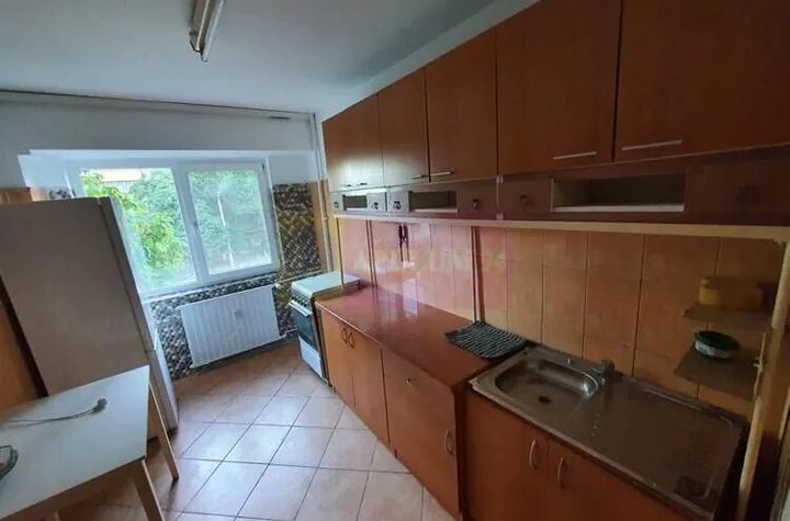 Vanzare apartament 3 camere Basarabia, aproape parc National si IOR anunturi imobiliare Bucuresti