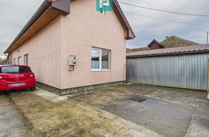 Casă cu 4 camere în Curtici pentru investiții anunturi imobiliare Arad