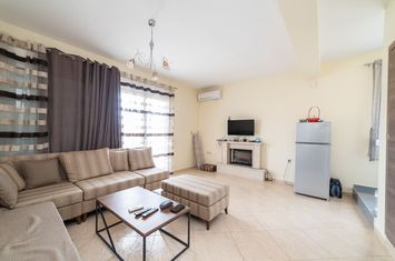 Casă trei niveluri 175 mp în Nea Iraklitsa anunturi imobiliare Grecia