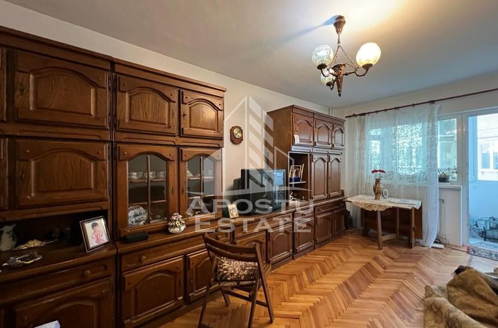 Apartament 3 camere, etaj 3, centrala proprie, Piata Marasti anunturi imobiliare Timis