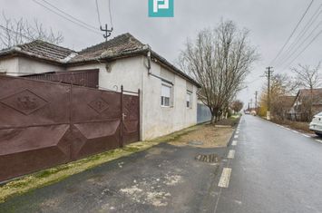 Casă cu 2 corpuri și 3 camere în Nădab anunturi imobiliare Arad