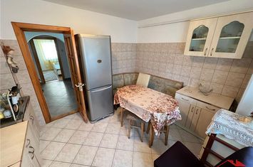 Apartament 4 camere de inchiriat VEST - Vrancea anunturi imobiliare Vrancea