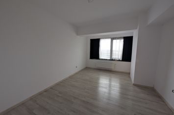 Apartament 3 camere de vanzare BACAU - Bacau anunturi imobiliare Bacau