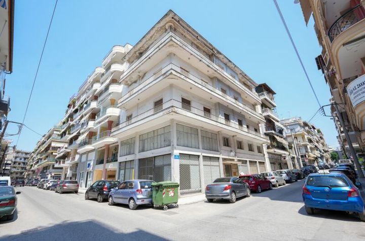 Clădire comercială 460 mp în centrul Drama anunturi imobiliare Grecia