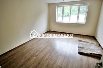 Casa 3 camere, renovată,90 mp, 3500 mp teren, cartier Unirii anunturi imobiliare Mures