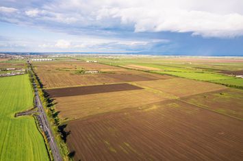 Teren de 200000 mp în Arad anunturi imobiliare Arad