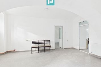 Apartament trei camere strada Cozia anunturi imobiliare Arad