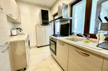 Vilă - 6 camere de inchiriat CASA DE CULTURA - Constanta anunturi imobiliare Constanta