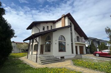 Vilă - 6 camere de vanzare RADAUTI - Suceava anunturi imobiliare Suceava