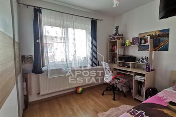 Apartament 2 camere, centrala proprie, semidecomandat, zona Buziasului anunturi imobiliare Timis