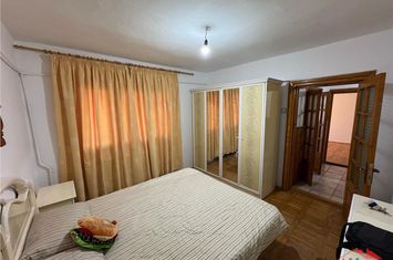 Apartament 2 camere de vanzare ULTRACENTRAL - Vrancea anunturi imobiliare Vrancea