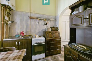 Apartament ultracentral în clădire interbelică anunturi imobiliare Arad