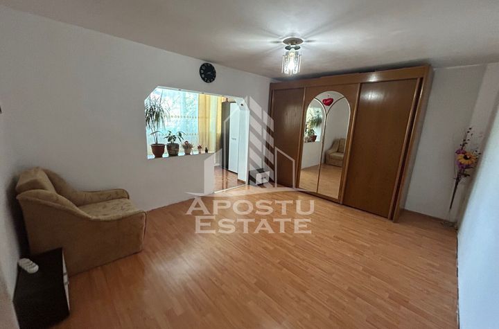 Apartament cu 1 cameră  decomandat , etajul 1, centrala proprie. anunturi imobiliare Timis