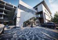 3.000 €, Spațiu comercial
