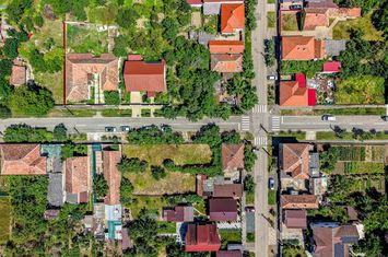 Casă cu teren 1018 mp și 2 fronturi stradale- Bujac anunturi imobiliare Arad